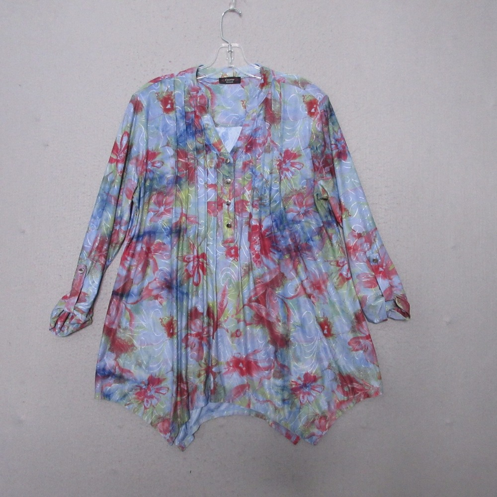 Cocomo Woman Tunic Top Blue Pink Floral Pleated Sharkbite Hem Henley Boho Blouse